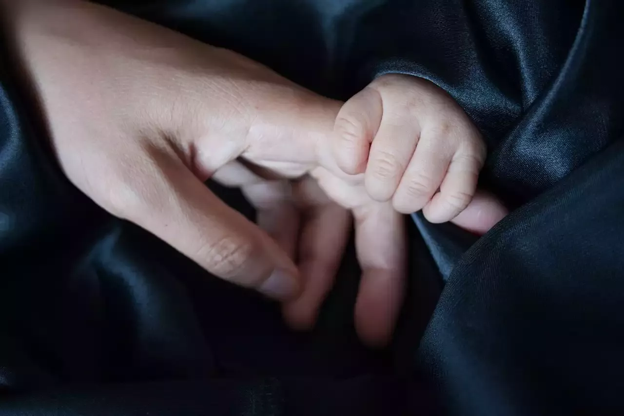 Guide to Nurturing Your Infant's and Toddler's Development: Expert Tips for Parenting Success